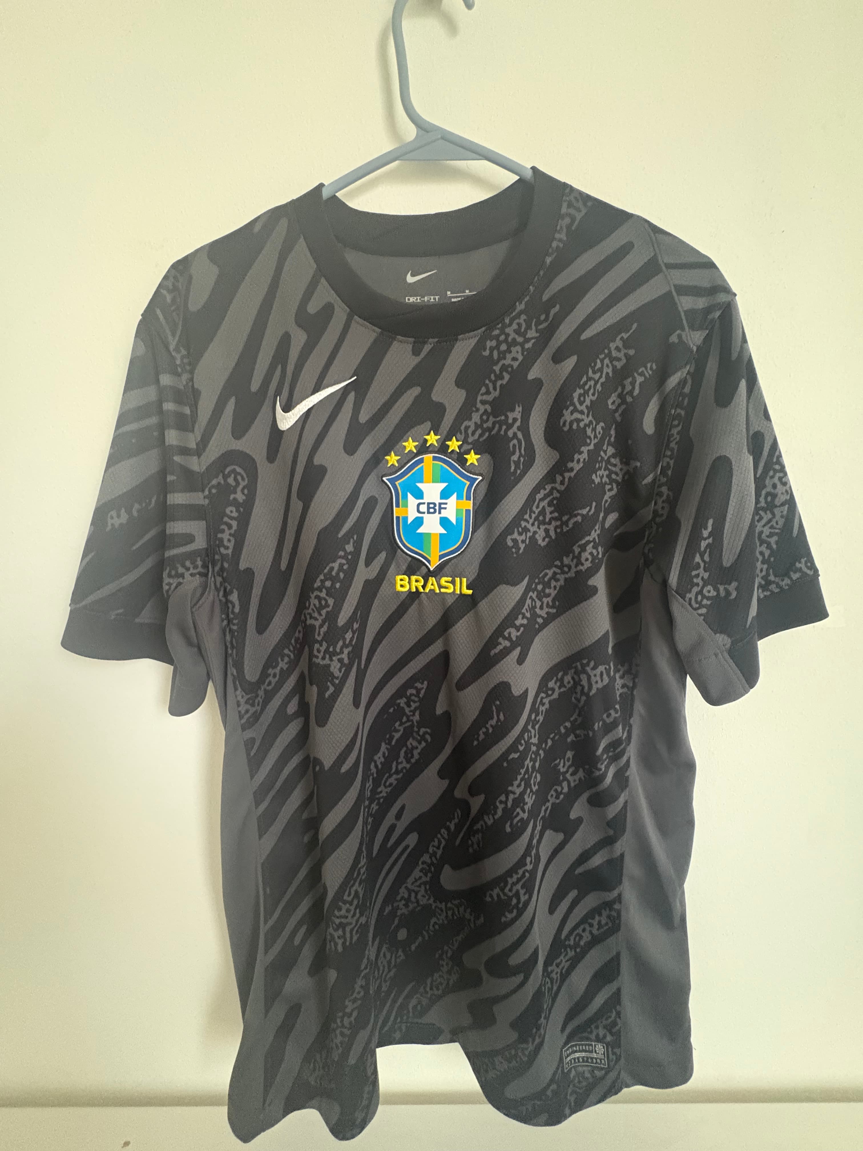 Brazil 2025/26 away shirt held by @jonyzacay1_75b45