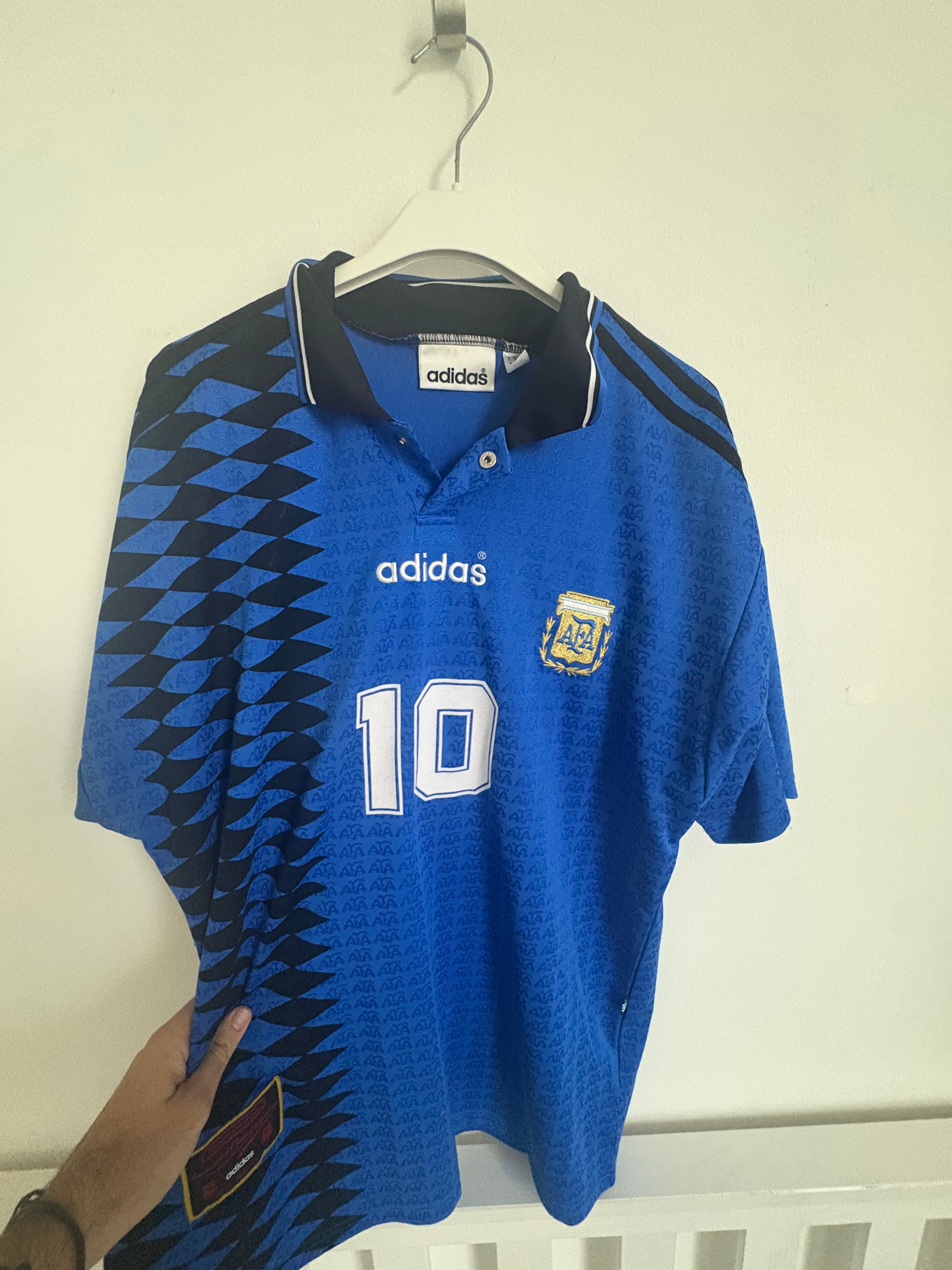 Argentina 1994/95 away shirt held by @jonyzacay1_75b45