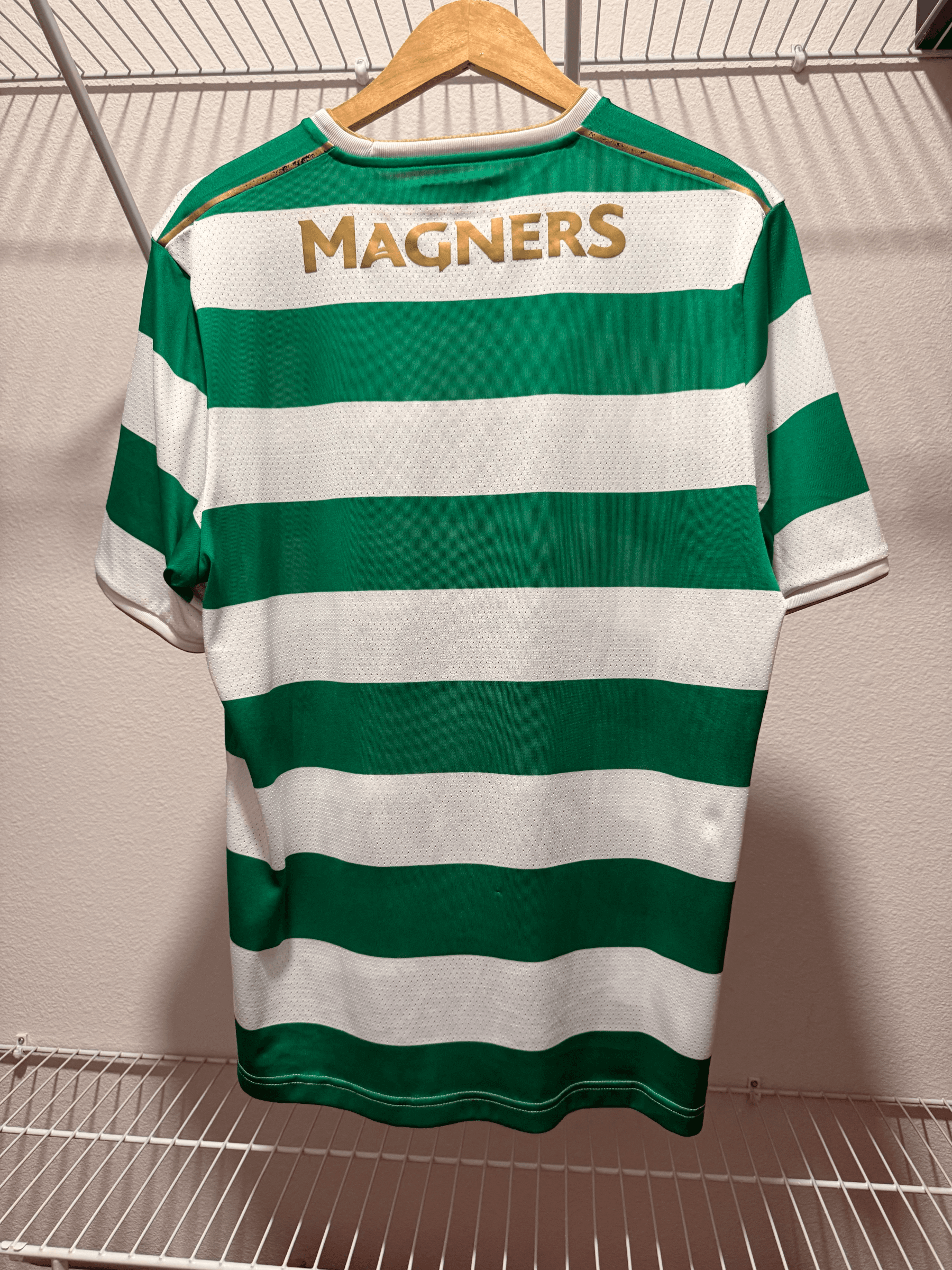 Celtic 2017/18 home shirt held by @mgrauer02_f5bf2, back print